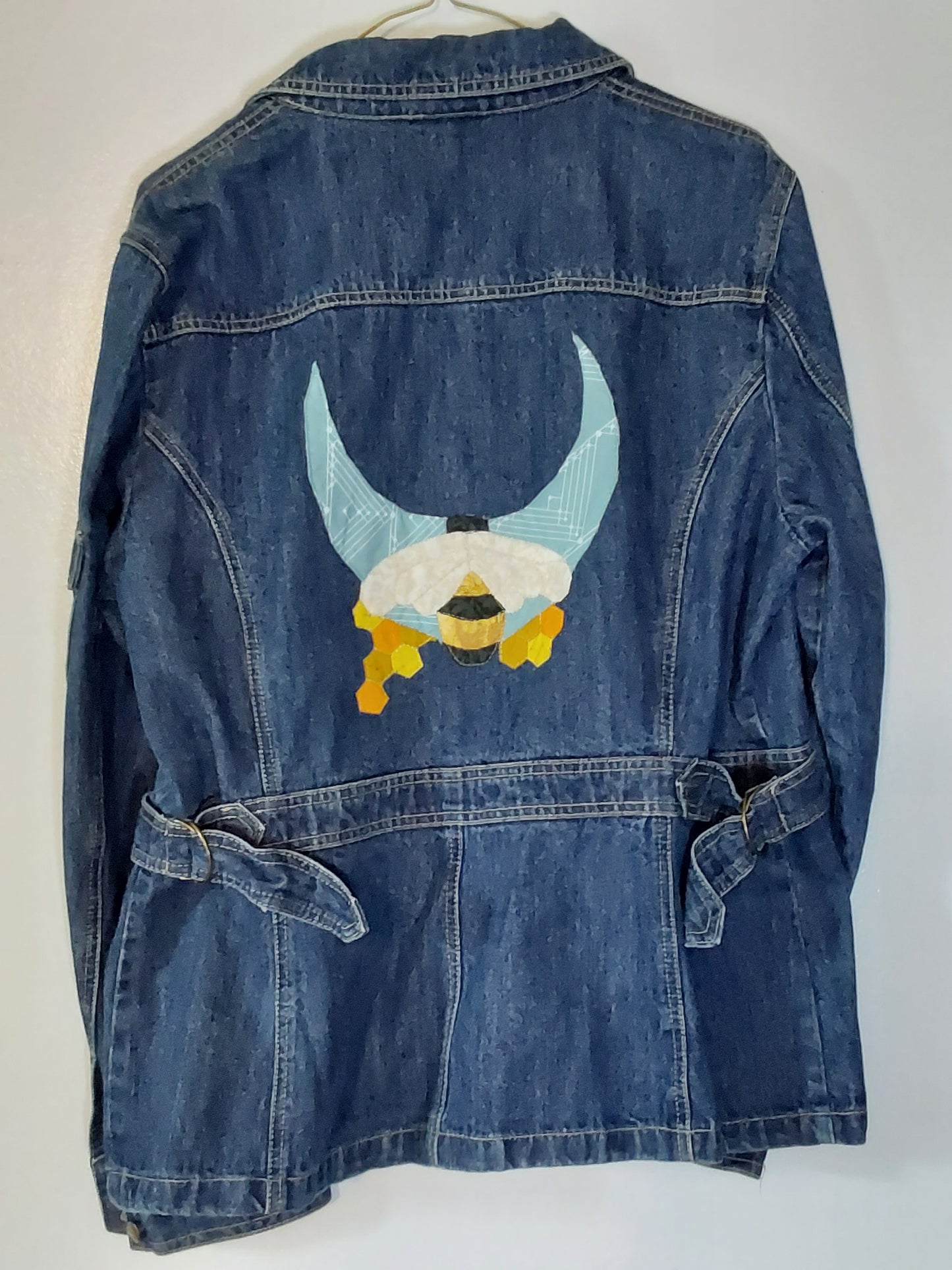 Denim Jacket - Bee, Classic