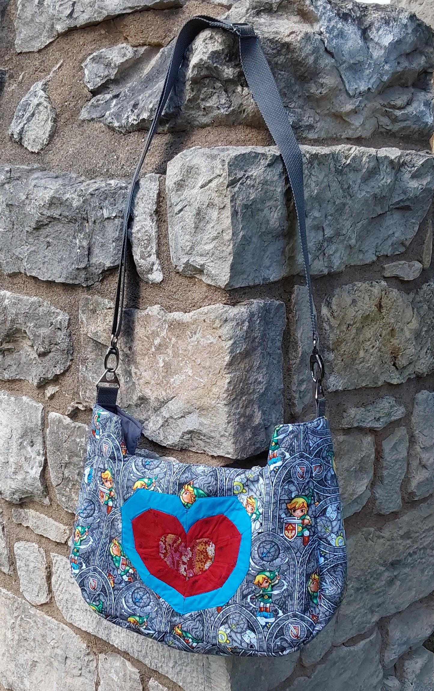 Belcourt Bag (with Water Bottle Strap, Heart Container)